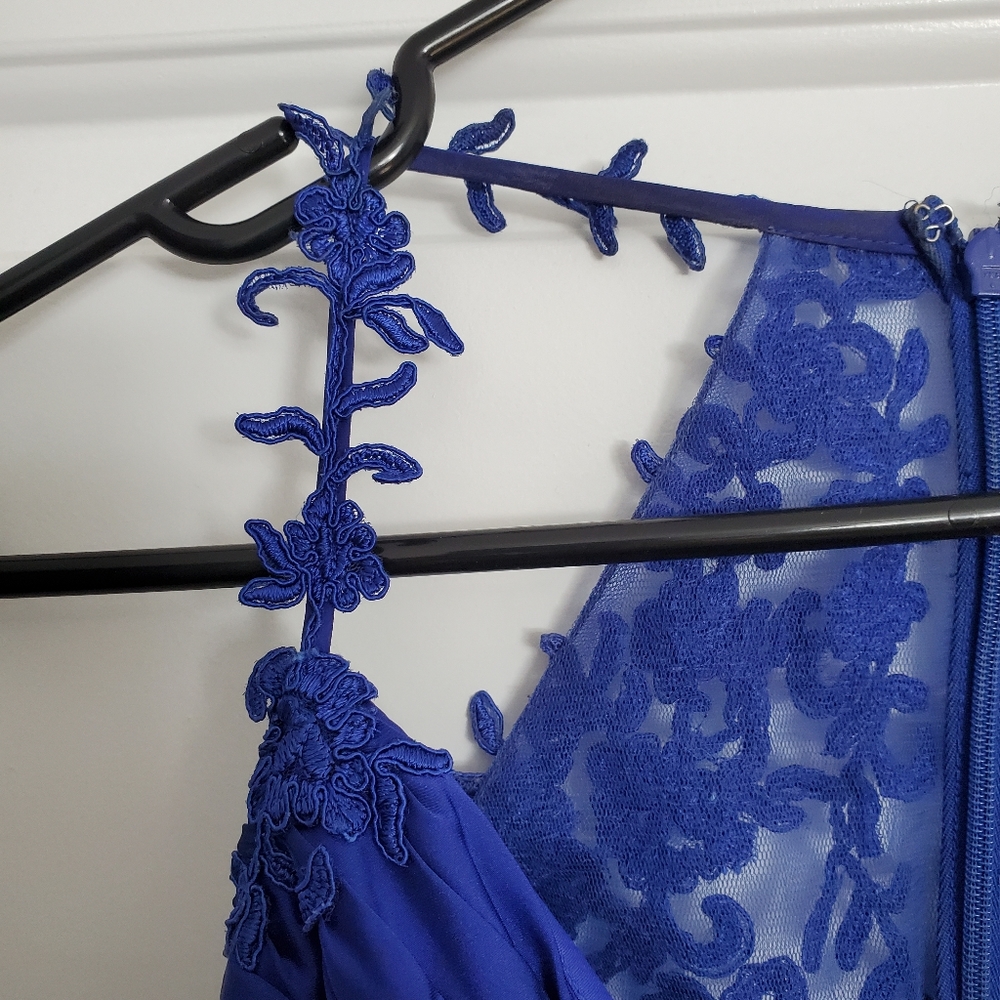 Formal gown - Picture 4 of 4